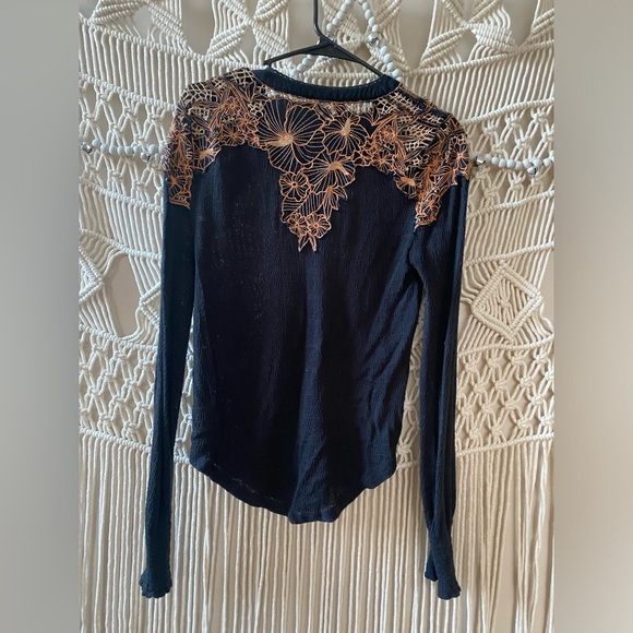 FREE PEOPLE EASY BREEZY HENLEY - Picture 2 of 4